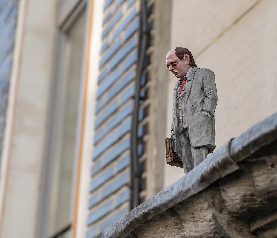 Isaac Cordal : Cement Eclipses & Follow the Leaders